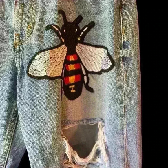 H&M &Denim Straight Leg High Waisted Embroidered/Distressed Jeans Sz 32 (US 0) - Picture 4 of 12